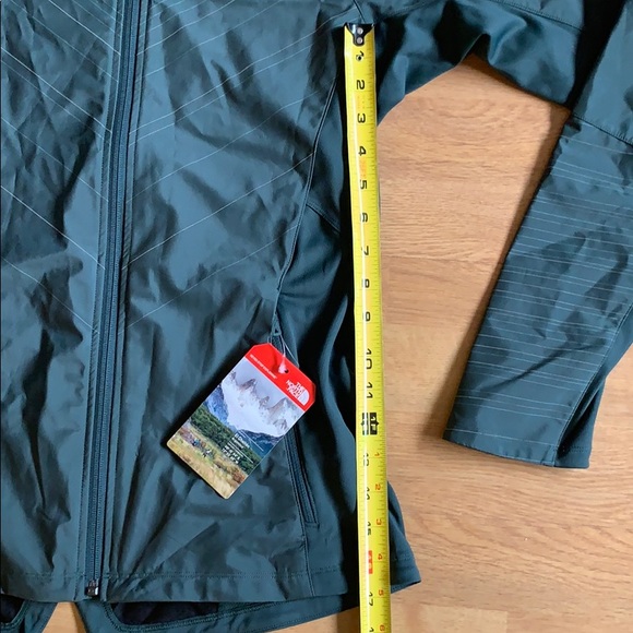 NWT The North Face Isotherm Jacket, Green, M - Picture 12 of 15